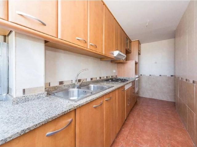 Oportunidad de venta junto el metro de Llefià
