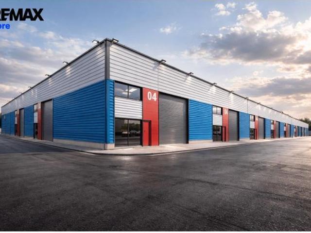 Oportunidad de Venta o Alquiler de Naves en el Polígono El Nevero, Badajoz