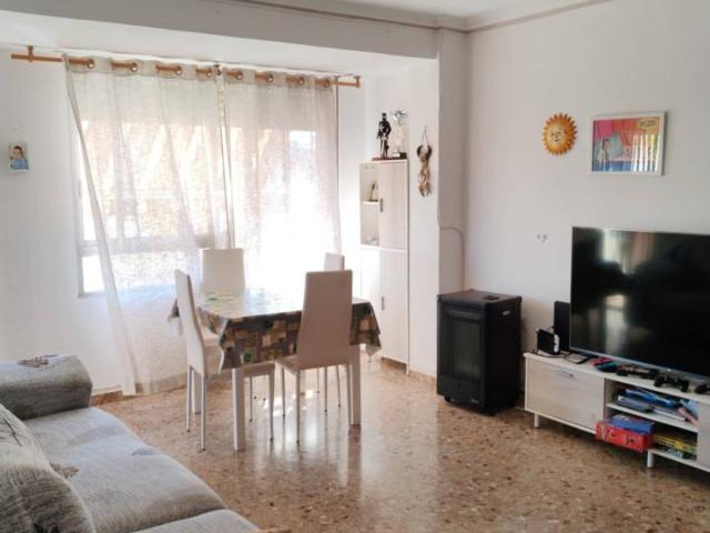 Oportunidad de vivienda de 4 habitaciones en Almazora