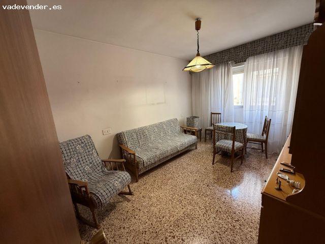 Oportunidad de vivienda para reformar en la zona de Benalúa