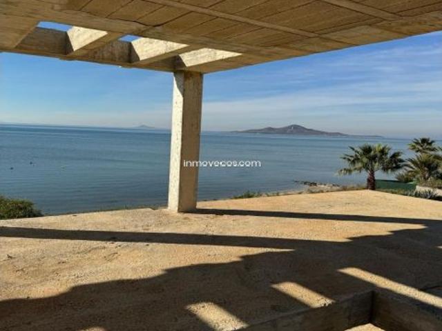 Oportunidad de adquirir un estructura para un gran chalet o dos chalets adosados