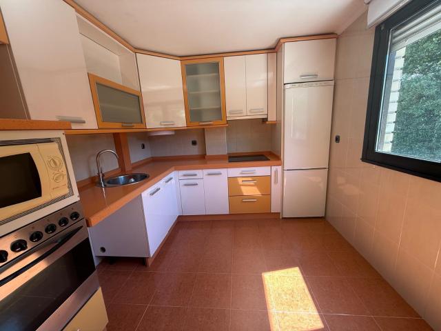 ¡OPORTUNIDAD DE COMPRA! BONITO PISO EN VENTA POR 74.900€ EN TORRE DEL BIERZO CON COCHERA CERRADA