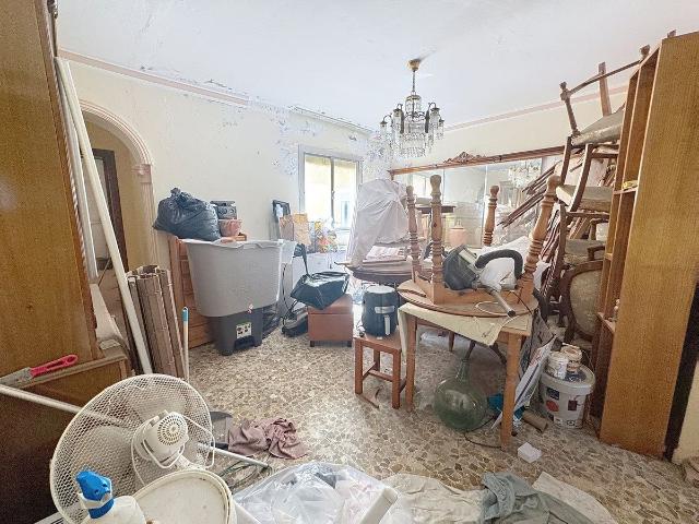 Oportunidad de Inversión – Casa con Potencial para 4 Apartam. 223m² Estepona
