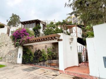 Casa para remodelar en Casuarinas a precio de terreno