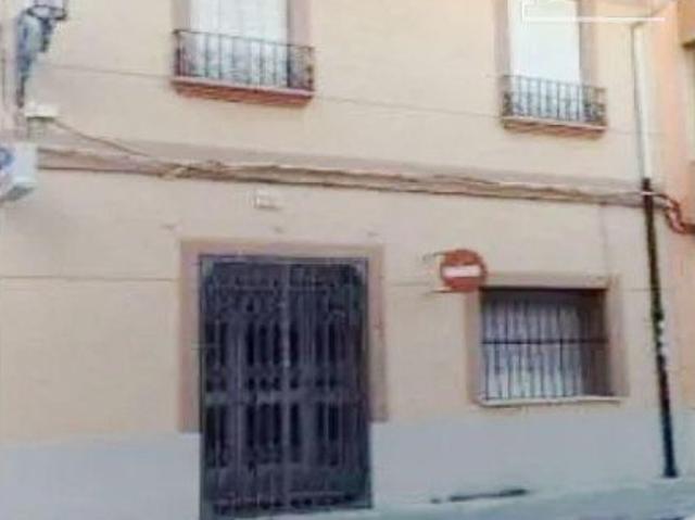 ¡OPORTUNIDAD DE INVERSIÓN! CASA PARA REFORMAR CON TERRAZA, EN EL CENTRO