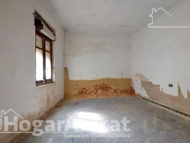 ¡OPORTUNIDAD DE INVERSIÓN! AMPLIA CASA PARA REFORMAR A TU GUSTO