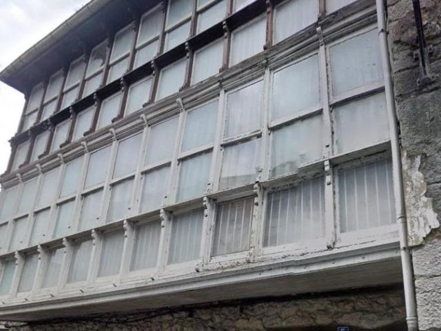 Oportunidad de Inversión: Amplio Piso Exterior en Ramales de la Victoria, Cantabria