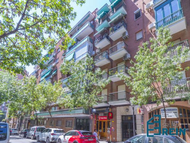 OPORTUNIDAD DE INVERSIÓN! APARTAMENTO EN LA CALLE MARTIN DE VARGAS, CON 44 METROS CUADRADOS EN UNA GRAN FINCA