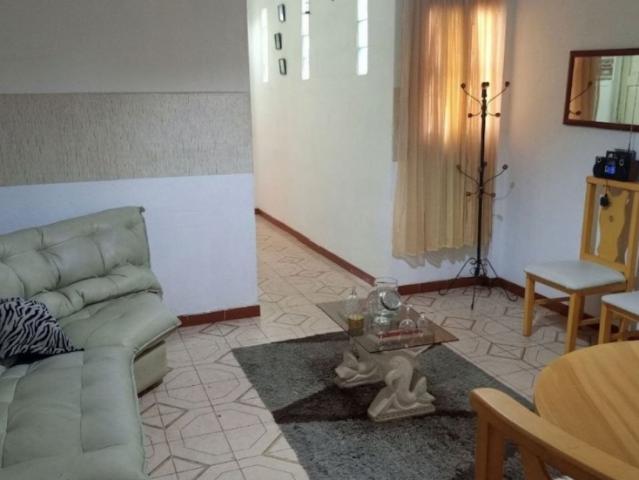 Oportunidad de Inversión: Apartamento Estratégico en Plaza Sucre