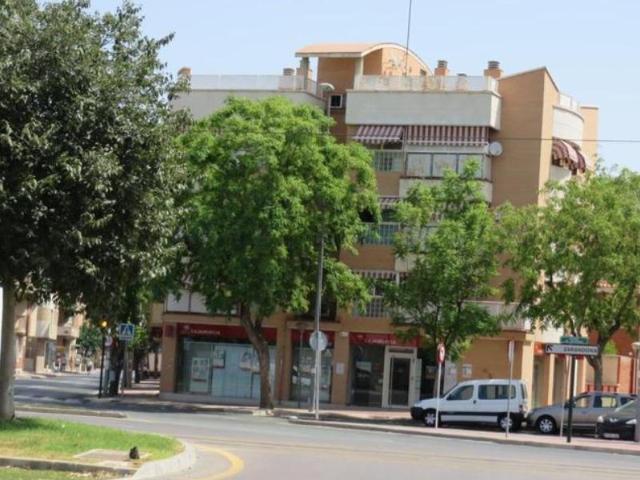 Oportunidad de Inversión en Adosado a Reformar en Murcia por €132,000