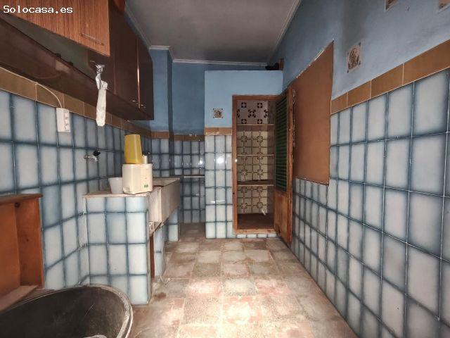Oportunidad de Inversión en Albal: Casa para Reformar a la Venta por €225,000