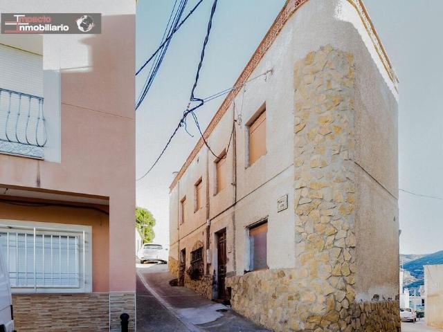 Oportunidad de Inversión en Alhabia: Casa para Reformar a Su Medida por €35,000
