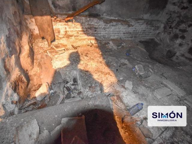 ¡Oportunidad de inversión en Avinyó! conjunto de fincas con posibilidad de proyecto para 12 vivienda