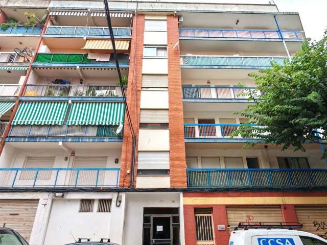 Oportunidad de Inversión en Gandía: Piso de 99m² con Alto Potencial de Revalorización. SIN POSESION