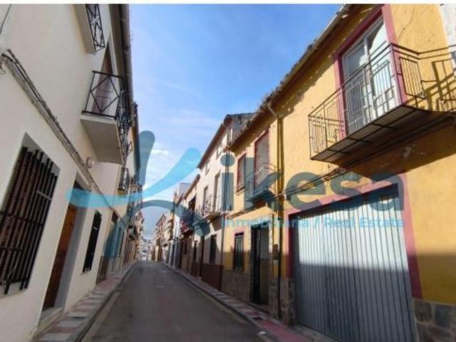 Oportunidad de Inversión en Mancha Real: Vivienda Unifamiliar para Reformar