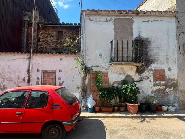 Oportunidad de Inversión en Santa Barbara, Cataluña Casa para Reformar
