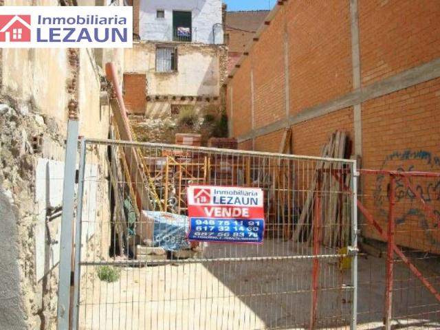 Oportunidad de Inversión en Peralta: Solar con Proyecto para Apartamentos y Local