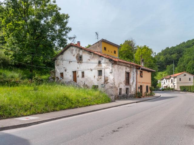 Oportunidad de inversión en pleno centro de Arriondas, Asturias