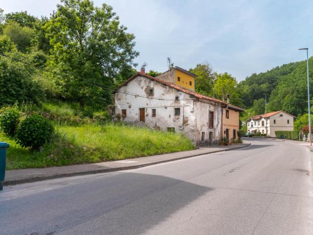 Oportunidad de inversión en pleno centro de Arriondas, Asturias