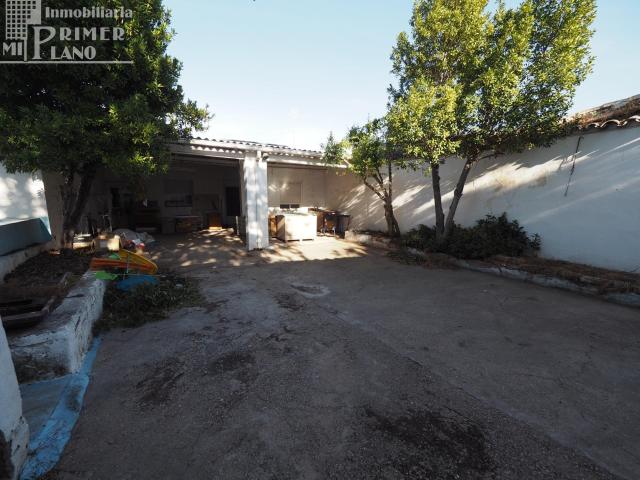 Oportunidad de Inversión en Tomelloso: Casa Solar en Calle Príncipe Alfonso