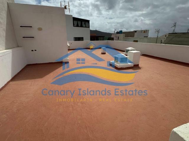 OPORTUNIDAD DE INVERSIÓN – EDIFICIO DE 236 m2 CON VISTAS AL MAR Y POTENCIAL DE AMPLIACIÓN, GRAN TARAJAL FUERTEVENTURA