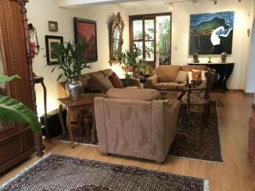 Oportunidad De Inversión: Hermosa Casa Remodelada En El Centro Histórico