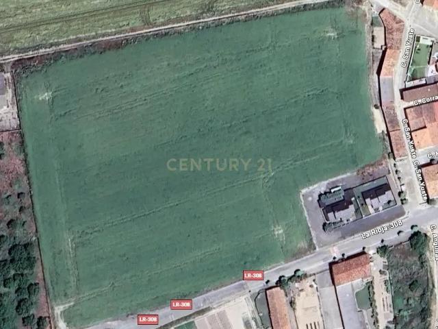 Oportunidad de Inversión: Lote de 6 fincas con alto potencial urbanístico y residencial