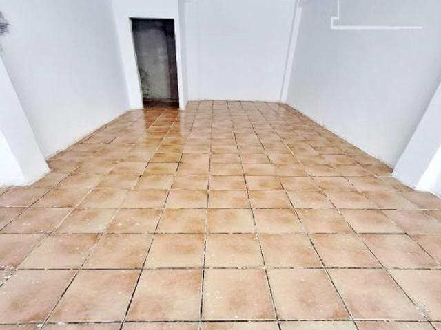 ¡OPORTUNIDAD DE INVERSIÓN! LOCAL COMERCIAL LUMINOSO Y ECONÓMICO PARA REFORMAR