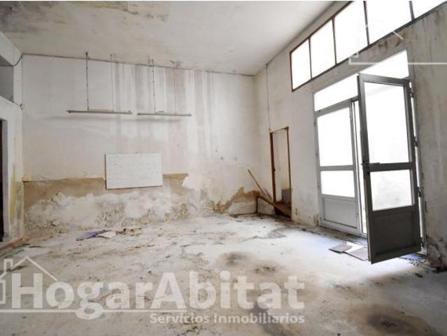 ¡OPORTUNIDAD DE INVERSIÓN! PLANTA BAJA CON MUCHAS POSIBILIDADES