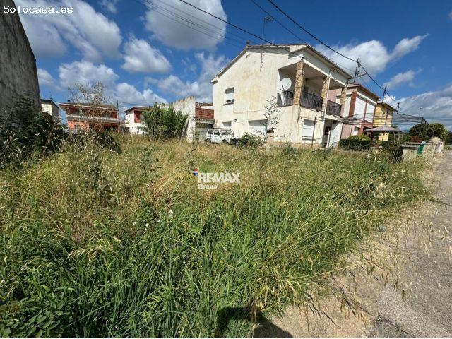 Oportunidad de inversión: terreno edificable a pie de carretera en Riudarenes
