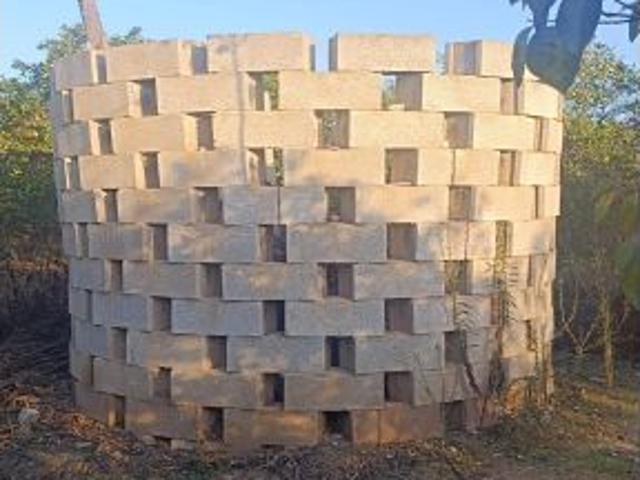Oportunidad de Inversión: Terreno Rústico con Árboles Frutales en Alzira, Valencia