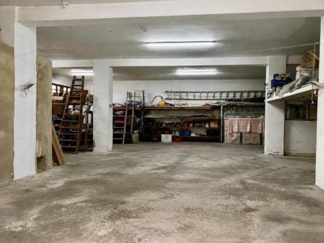 ¡Oportunidad de Inversión Única en Sagunto! Dos Locales Comerciales en la Zona de Mayor Crecimiento