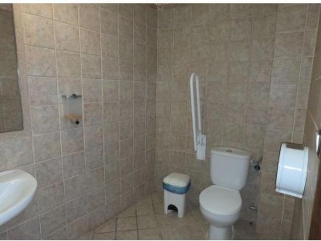 Oportunidad de Negocio en el Centro de Montequinto por solo €135,000