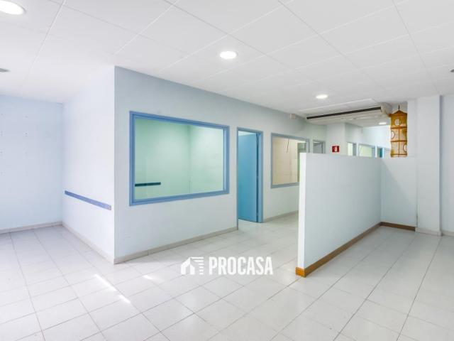Oportunidad de negocio en el corazón de Roses con divisiones. 164m² Roses