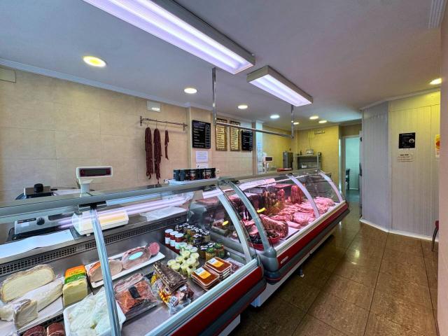 ¡OPORTUNIDAD DE NEGOCIO EN LLÍRIA! SE TRASPASA CARNICERIA HISTORICA EN PLENO CENTRO