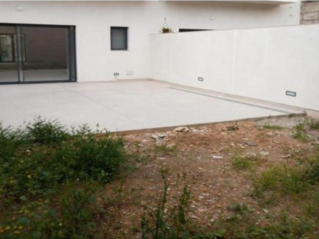 OPORTUNIDAD DE NEGOCIO: SE VENDE LOCAL COMERCIAL DE OBRA NUEVA CON PATIO Y TERRAZA EN LLUCMAJOR