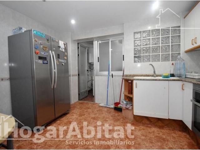 OPORTUNIDAD DE REFORMADO, AMPLIO Y EXTERIOR CON BALCON Y PATIO