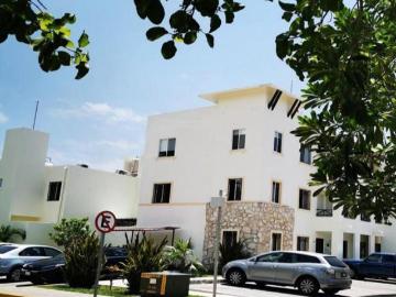 ¡OPORTUNIDAD! Departamento en Playa del Carmen Real Ibiza: Zona Segura, Privada con Alberca