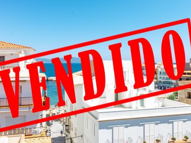 OPORTUNIDAD! Edificio situado a tan solo 70 metros de la playa principal de l’Escala
