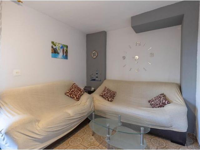 Oportunidad en Torrenueva: piso con terraza y patio cerca de la playa