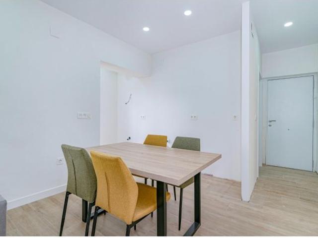OPORTUNIDAD EN VENTA DE PISO REFORMADO DE 3 DORMITORIOS EN LA CHANA AL LADO DE LA AVENIDA ANDALUCIA
