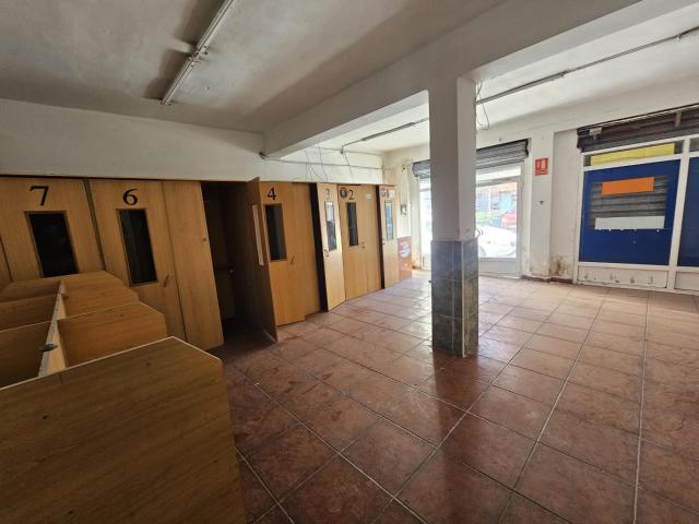 Oportunidad en Xirivella: local comercial con posibilidad de cambio de uso a vivienda Se vende local comercial en Xirivella con gran potencial para convertirlo en vivienda