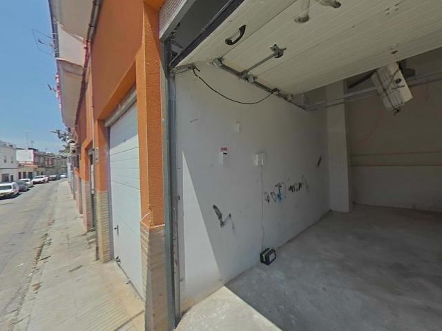 Oportunidad en Alzira: Local de 20m² para recuperar
