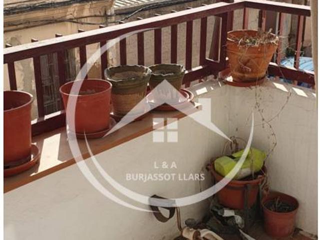 Oportunidad en Benicalap junto al Nou Mestalla | 3 habitaciones, balcón y listo para entrar a vivir