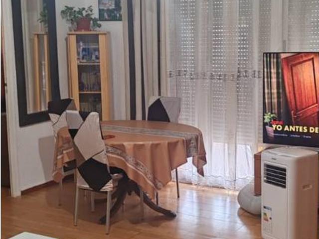 Oportunidad en Calle Columbretes: Piso de 3 habitaciones