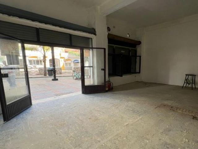 Oportunidad en Costa del Sol – Local comercial con salida de humos en venta o alquiler
