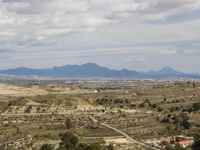 Oportunidad en El Rebolledo: finca rústica de más de 31.000 m2