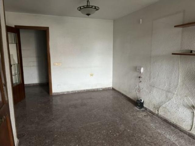 ¡OPORTUNIDAD EN ESPINARDO! LUMINOSO PISO CON TERRAZA Y EXCELENTE UBICACIÓN