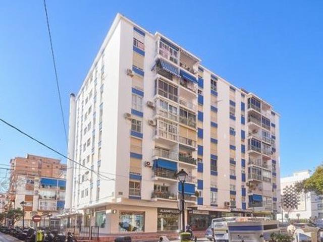 Oportunidad en Fuengirola: Venta Piso de 3 Habitaciones