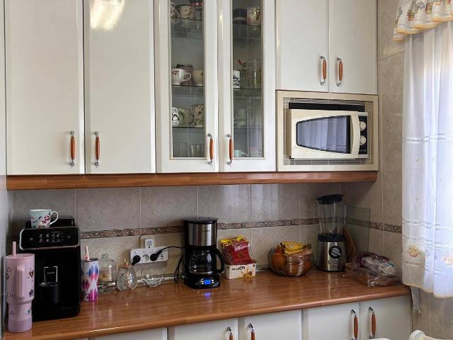 OPORTUNIDAD EN LA ZONA DE HELLIN 3 DORMITORIOS,2 BAÑOS, MAS CUARTO DE PLACHA CON 2 TERRAZAS Y ASCENSOR